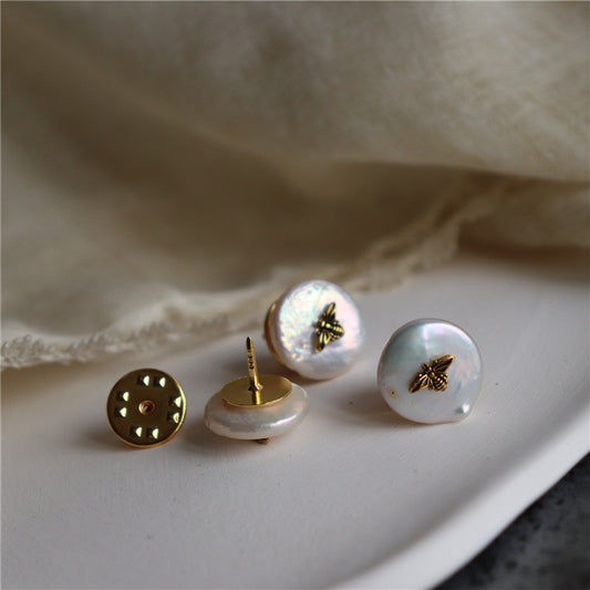 Golden Bee Baroque Button Pearl Brooch