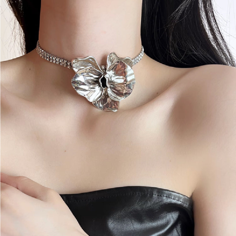 Oversized Silver Metal Flower Necklace Rhinestone Choker Chain Necklace