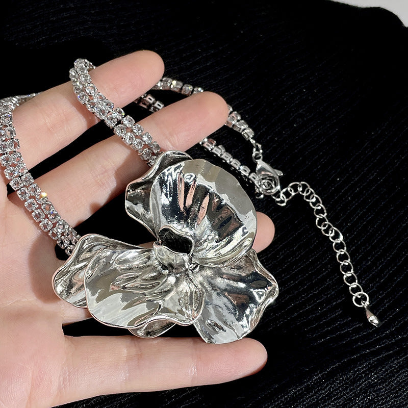 Oversized Silver Metal Flower Necklace Rhinestone Choker Chain Necklace