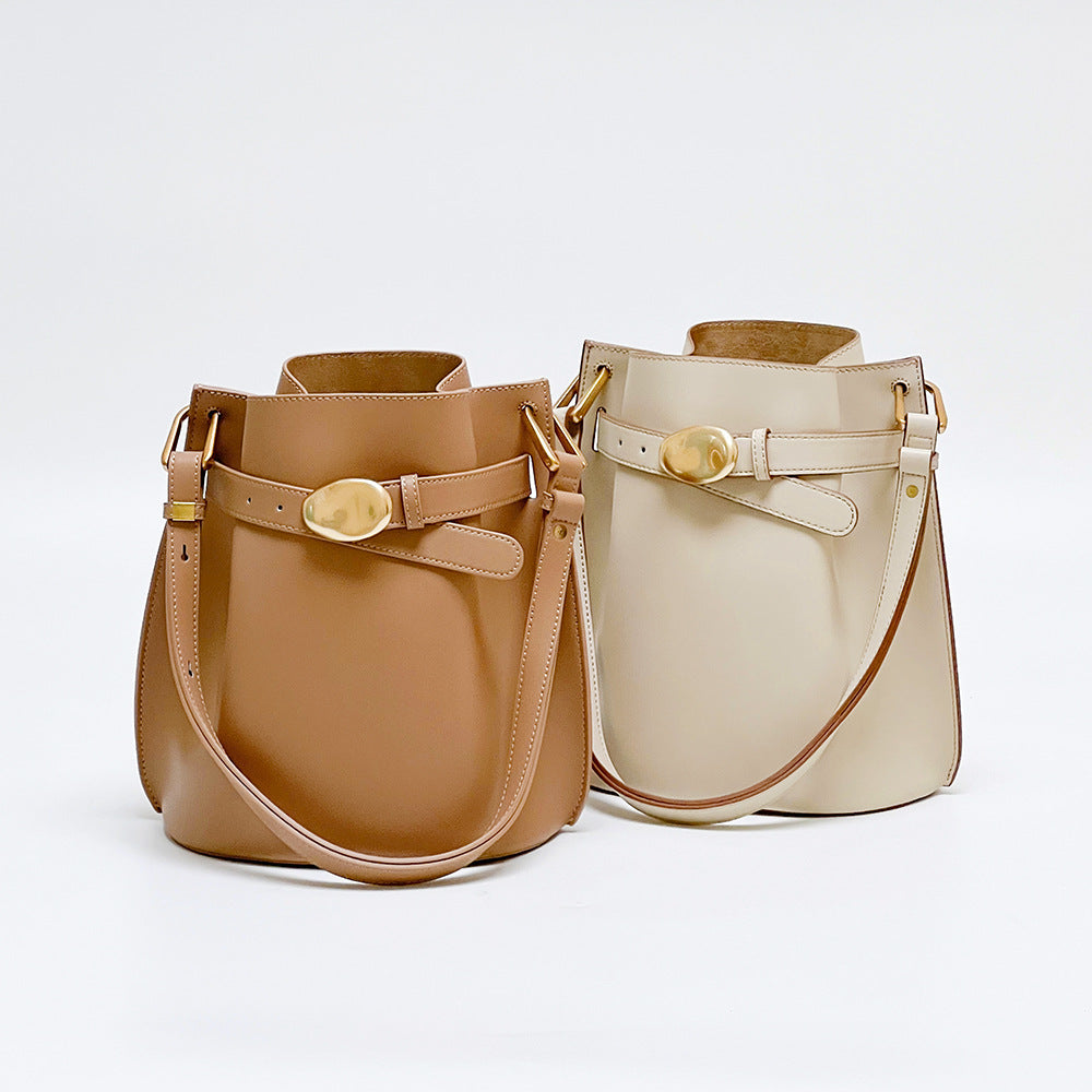 <tc>White Retro Leather Belt Shoulder Bucket Bags</tc>