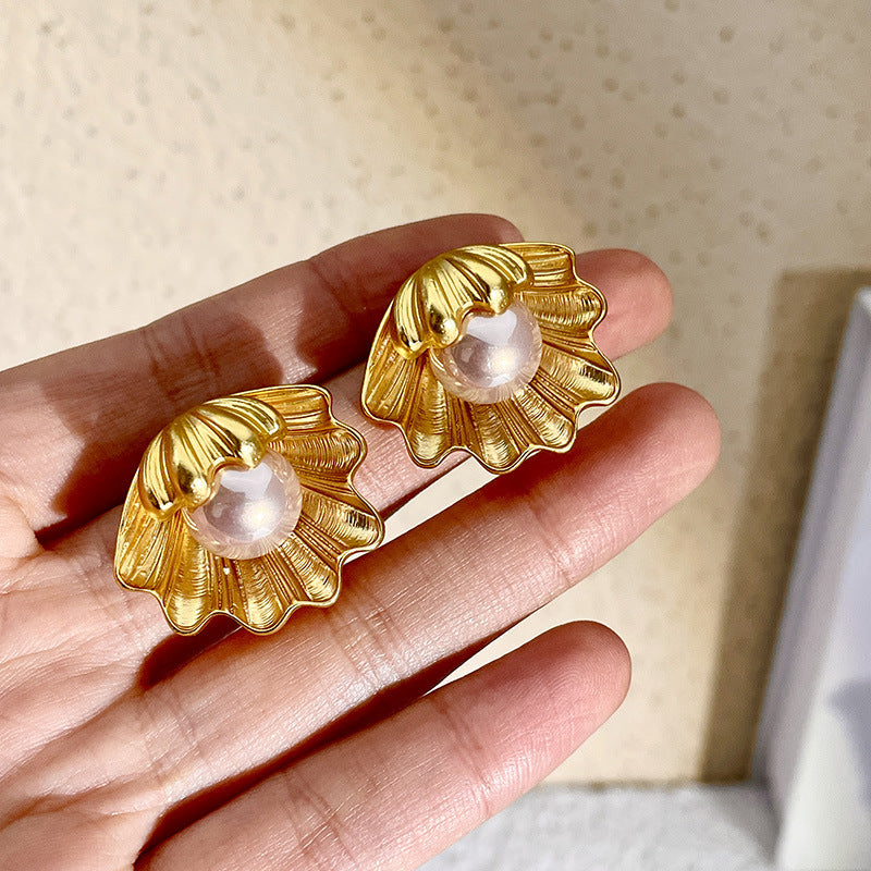 vintage gold shell pearl earrings