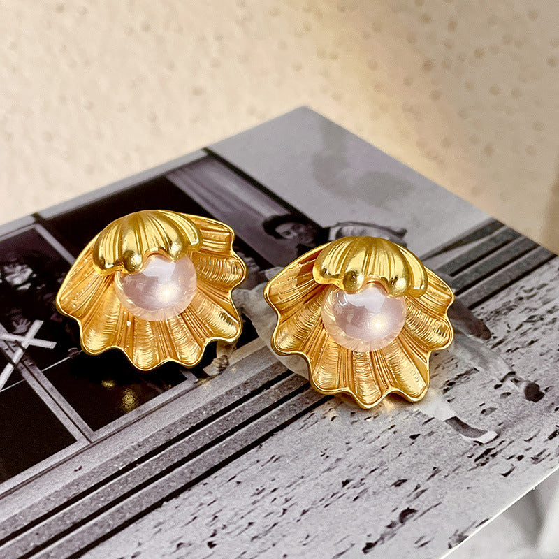 vintage gold shell pearl earrings