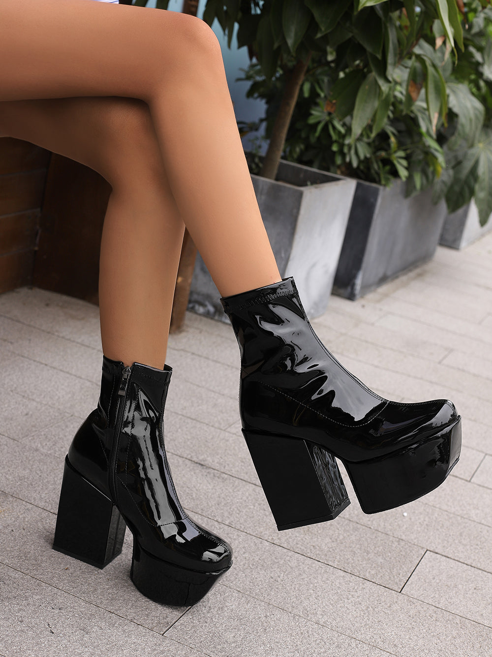 <tc>Women's Black Patent Leather Square Toe Block Heel Platform Ankle Boots</tc>