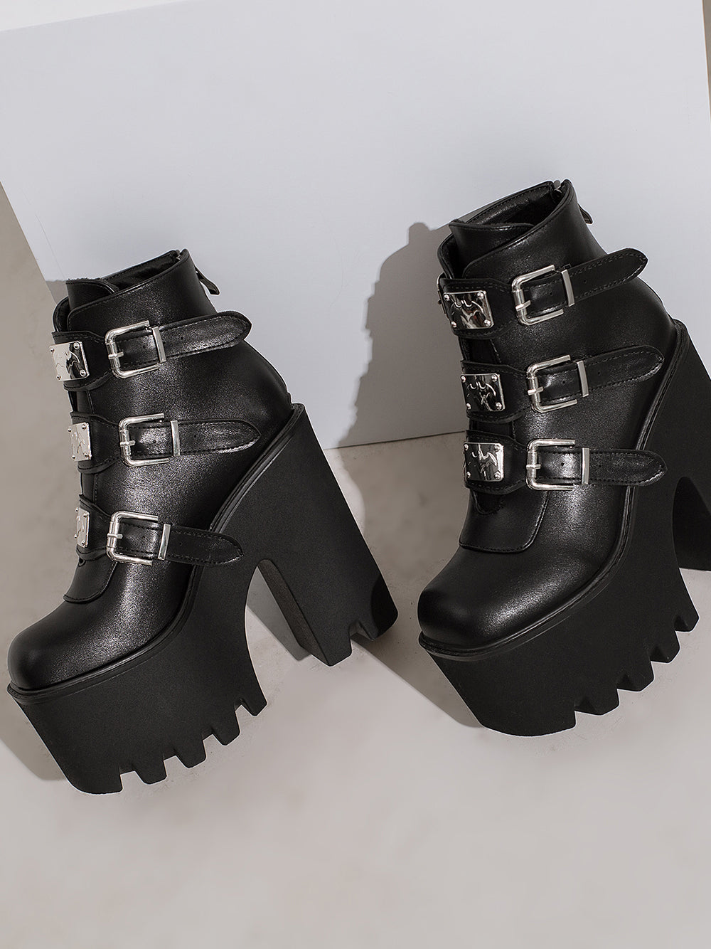 <tc>Women's Black Buckles Fashion Block Heel Platform Ankle Booties</tc>