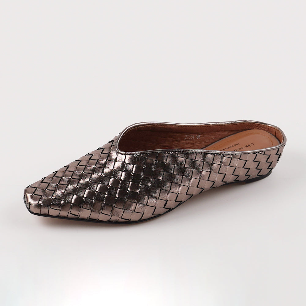 <tc>Womens Metallic Color Leather Woven Mule Flats</tc>