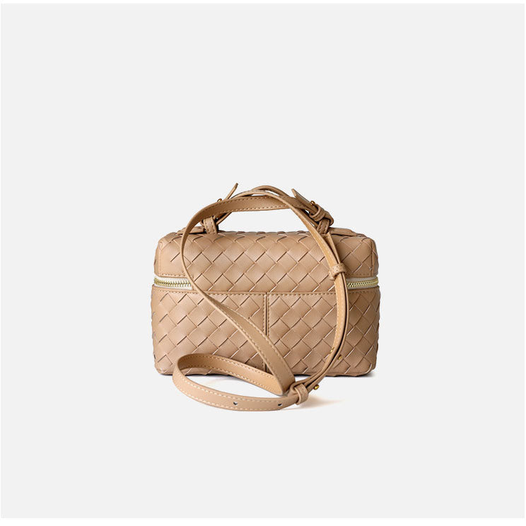 <tc>Women's Nude Leather Woven Bag Shoulder Square Zipper Mini Bag</tc>