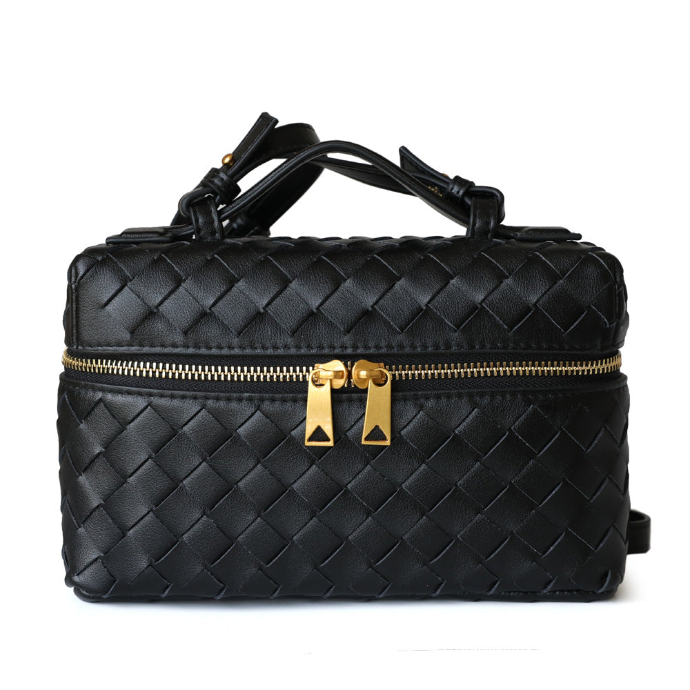 <tc>Women's Black Leather Woven Bag Shoulder Square Zipper Mini Bag</tc>