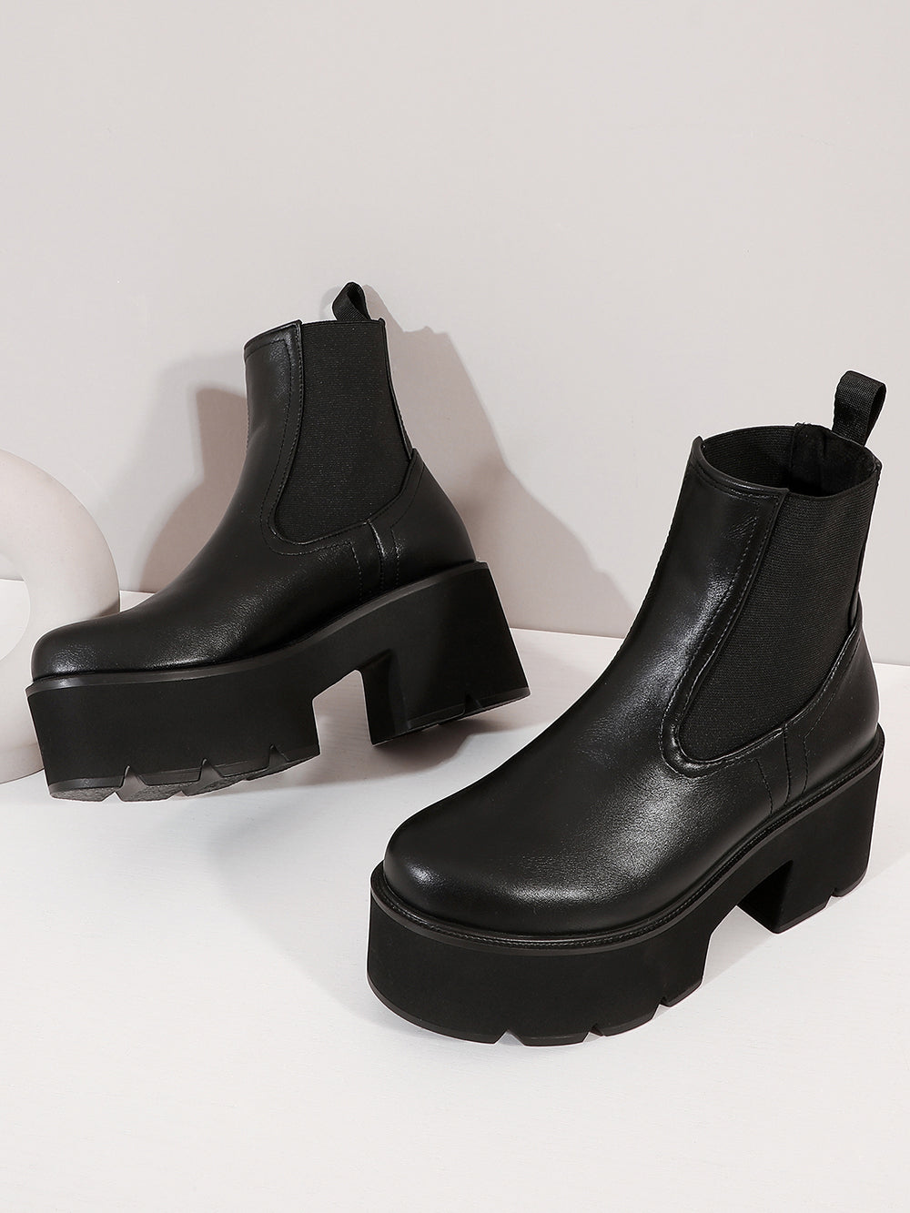 <tc>Black Vegan Leather Y2K Punk Style Chelsea Platform Boots Block Heel Platform Ankle Boots</tc>