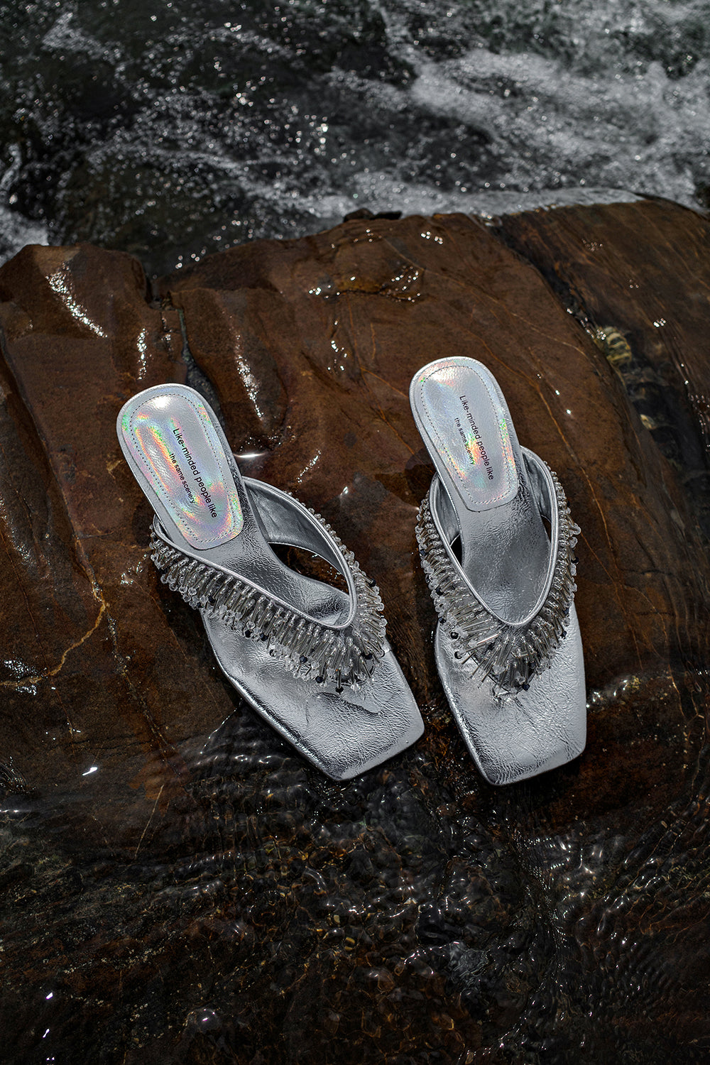 海風に揺れるタッセルハイヒールサンダル（Silver Breezy Tassel Sandals）