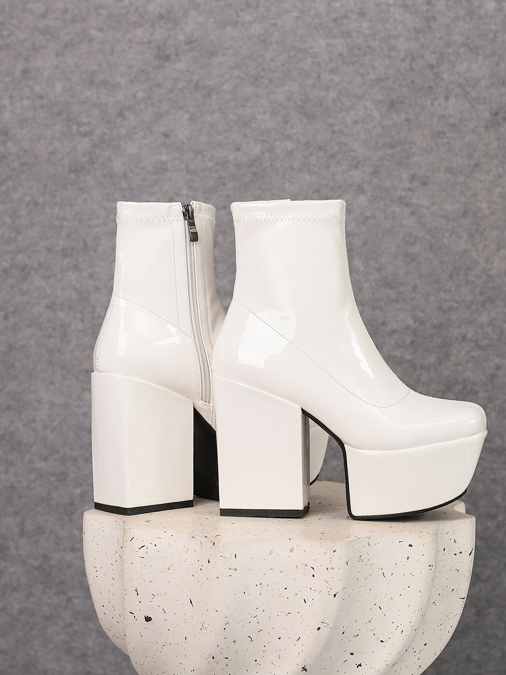 <tc>Women's White Patent Leather Square Toe Block Heel Platform Ankle Boots</tc>