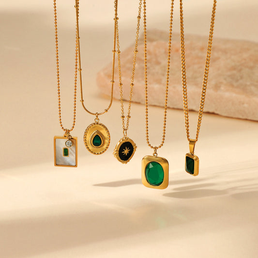 Retro Elegance Deep Emerald Pendant Necklace